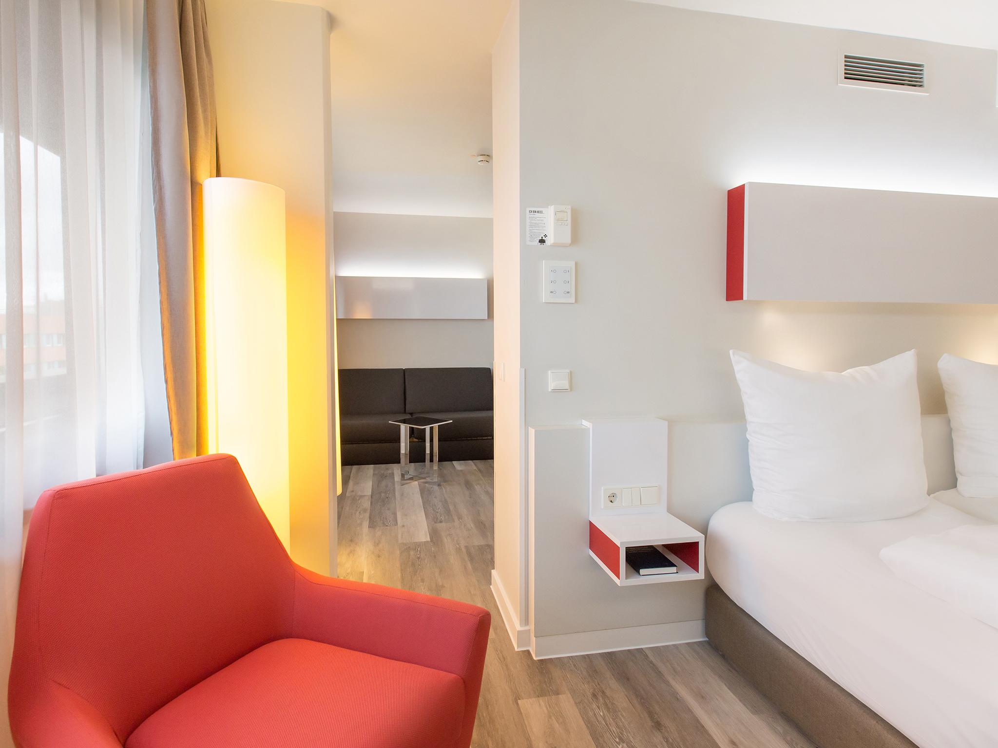 DORMERO Hotel Hannover Buitenkant foto